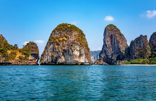 Andaman Denizi 'nde kaya oluşumları, Krabi Eyaleti, Tayland