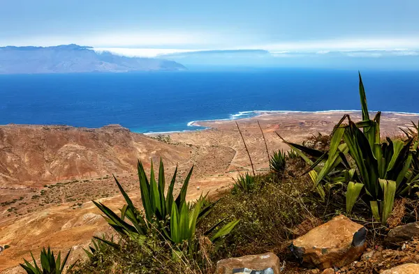 Mindelo 'nun kuzey kıyısı, Sao Vicente Adası, Cape Verde, Cabo Verde, Afrika.