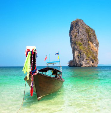Uzun kuyruklu tekneler, Ko Poda Adası, Krabi ili, Tayland