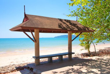 Sahil kulübesi, Ao Nang Plajı, Krabi Eyaleti, Tayland