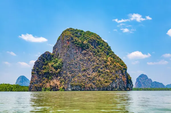 Rocky Adaları, Phang Nga Körfezi, Andaman Denizi, Tayland. 