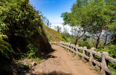 Gunung İjen Dağı, Java, Endonezya, Güneydoğu Asya 'ya yürüyüş yolu