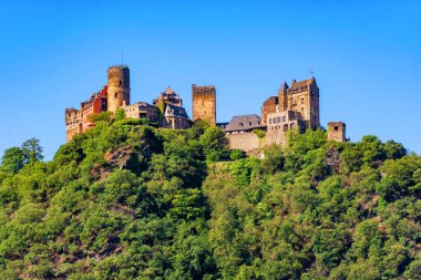 Schonburg Kalesi, Oberwesel, Rhineland-Palatinate, Almanya, Avrupa