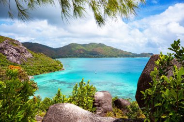 Anse Pasquiere ve Anse Petite Cour koyları, Island Praslin, Seyşeller Cumhuriyeti, Afrika