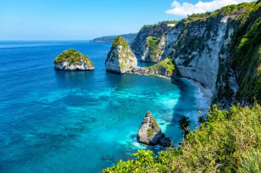 Diamand Beach 'teki kayalıklar, Nusa Penida Adası, Endonezya, Güneydoğu Asya
