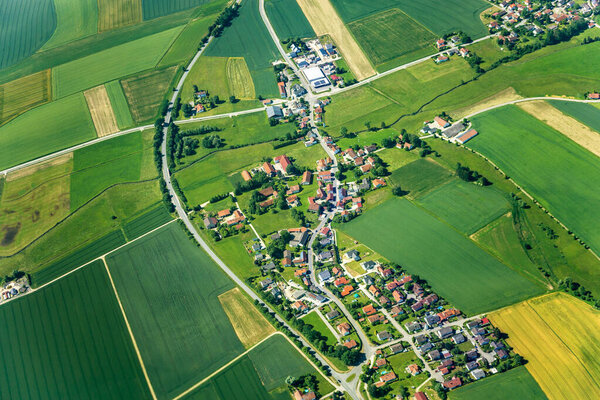 Маленькие деревни рядом с Мюнхен, Бавария, Германия, Европа