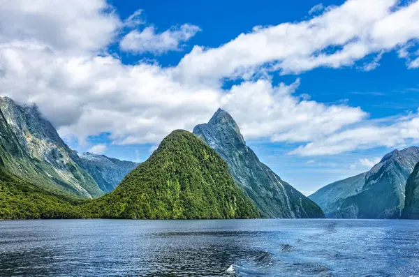 Milford Sound, Ulusal Park Fjordland, Güney Adası, Yeni Zelanda, Okyanusya