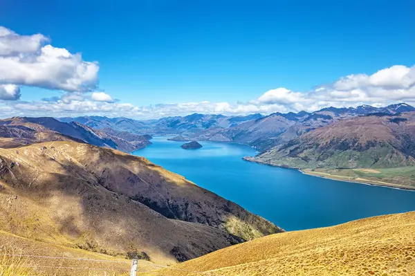 Wanaka Gölü ve dağlar, Otago, Güney Adası, Yeni Zelanda, Okyanusya