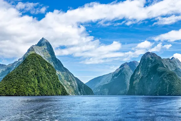 Milford Sound, Ulusal Park Fjordland, Güney Adası, Yeni Zelanda, Okyanusya