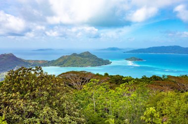 Sainte Anne Körfezi 'ndeki Yuvarlak Ada, Praslin, Seyşeller Cumhuriyeti, Afrika