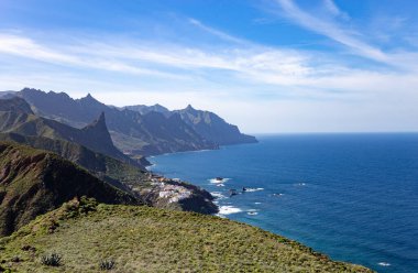 Roque de las Animas ile kuzey kıyısı, Tenerife Adası, Kanarya Adaları, İspanya, Avrupa