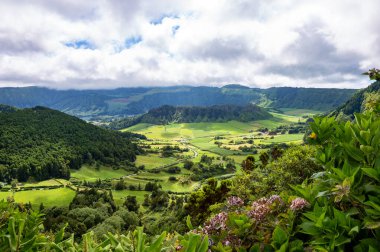 Caldeira Seca Krateri, Sete Cidades, Sao Miguel Adası, Azores, Portekiz, Avrupa