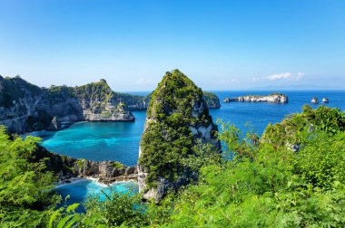 Diamand Beach 'teki kayalıklar, Nusa Penida Adası, Endonezya, Güneydoğu Asya