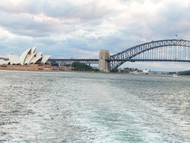 Darling Harbor, Harbour Köprüsü ve Sidney, New South Wales, Avustralya 'daki çevresi. 
