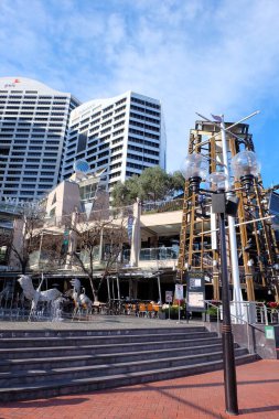 Darling Harbor, Harbour Köprüsü ve Sidney, New South Wales, Avustralya 'daki çevresi.