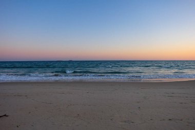 Kuzey Stradbroke Adası, Cleveland, Brisbane, Queensland, Avustralya 'da güzel bir gün doğumu gökyüzü 