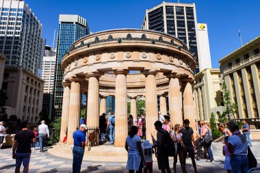 Brisbane CBD, Queensland, Avustralya 'da Anzak Günü geçidi 