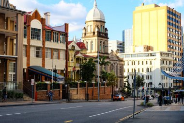 Brisbane Nehri ve Brisbane, Queensland, Avustralya 'daki binalar