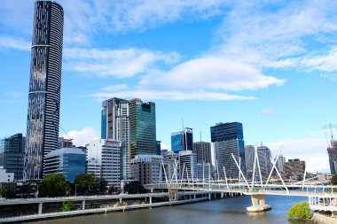 Brisbane nehri ve Brisbane 'deki binalar CBD, Queensland, Avustralya 
