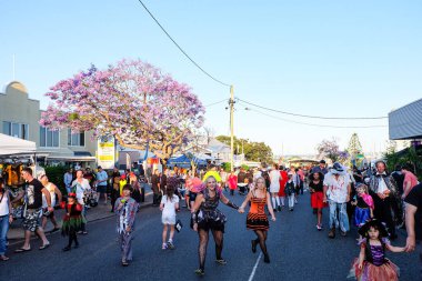 Manly, Queensland, Avustralya 'da Cadılar Bayramı Sokak Partisi