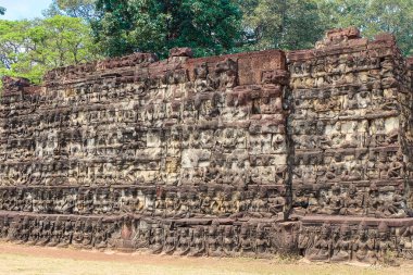 Antik Medeniyet Khmer, Bayon Kalesi, Angkor wat ve Angkor Thom 