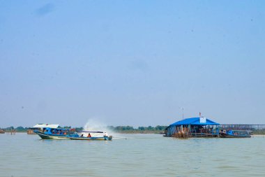 Kompong Khleang Yüzen Köyü, Kompong Köyü, Siem Reap, Kamboçya 