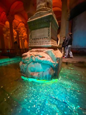  İstanbul 'un yeraltı kenti Türkiye' de büyük bir su deposu olan Basalica sarnıcı 