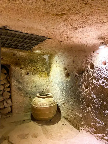 Kaymakli Yeraltı Şehri ve Goreme, Kapadokya 'daki mağara evleri 