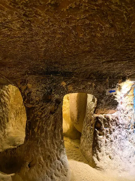 Kaymakli Yeraltı Şehri ve Goreme, Kapadokya 'daki mağara evleri 