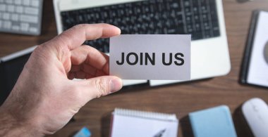 Erkek eli kartvizitte 