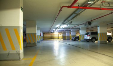 Otoparktaki arabalar..