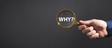 Adam nedenini gösteriyor. Büyüteçle sözcük.