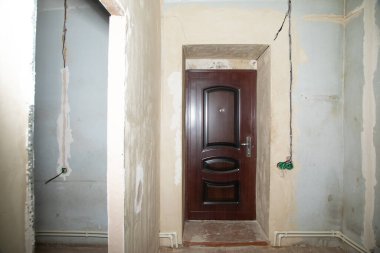 Tadilattan önce oda. Daire tadilatı