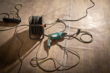 Evde elektrik kesintisi var. Elektrik var. Endüstri. Yenileme