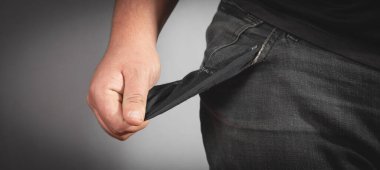 Adamın cebi boş. İflas. Para yok.