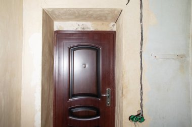 Tadilattan önce oda. Daire tadilatı