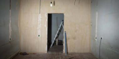 Tadilattan önce oda. Daire tadilatı