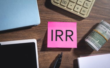 IRR-Home Rate of Return yapışkan notta. İş konsepti