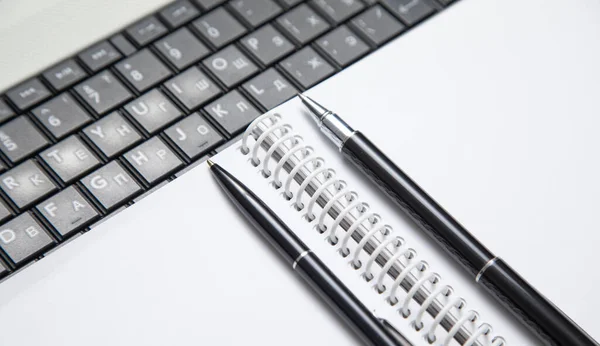 Pen Notepad Computer Keyboard — Stock Photo, Image