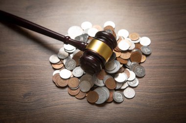 Yargıç Tokmak 'la bir yığın para..