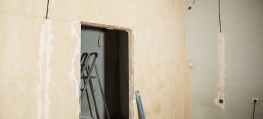 Tadilattan önce oda. Daire tadilatı