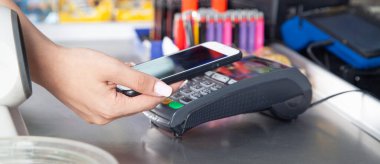 Alımların parasını ödeyen müşteri akıllı telefondan ulaşamıyor..