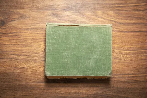 Książka Drewnianym Stole Edukacja — Zdjęcie stockowe