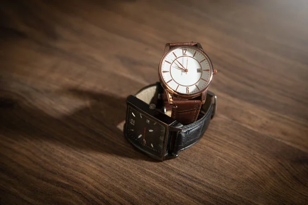 Wristwatch Wooden Background — Stock Photo, Image