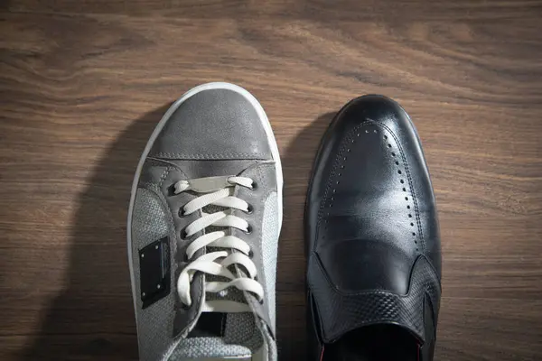 Концепция Баланса Трудовой Жизни Деловая Повседневная Обувь Стоковое Фото
