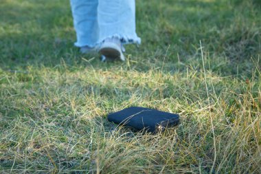 Woman lost wallet at the the park.