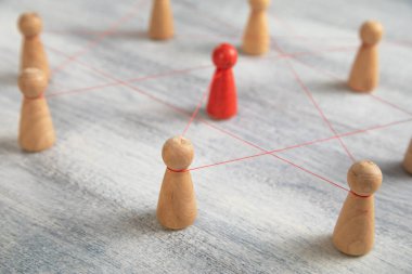 Bağlı insan figürlerine bağlı ağ. Sosyal Medya