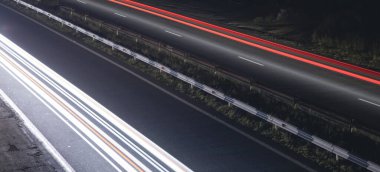 Otoyol gece aydınlık yolları.