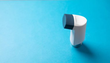 Astım spreyi. Bronşiyal astım tedavisi kavramı