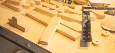 Ahşap atölyesi. Oyma için çalışma yeri